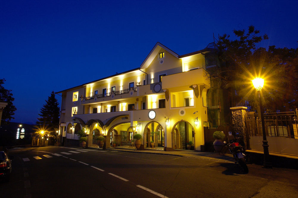Airone Wellness Hotel Zafferana Etnea Buitenkant foto